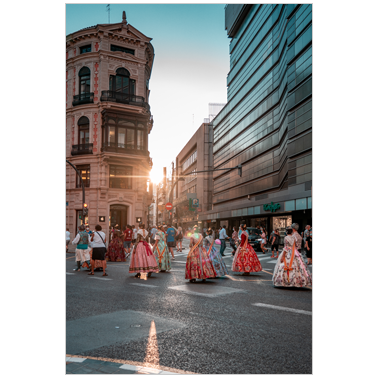 Falleras en la Calle Colón de Valencia | Cattaneo Photo
