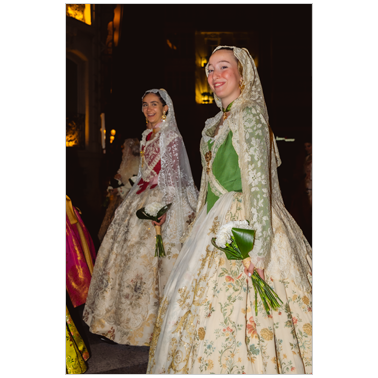 Retrato de fallera valenciana con indumentaria tradicional | Cattaneo Photo